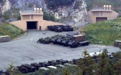 Mỹ đưa xe tăng, pháo vào hang bí mật gần biên giới Nga